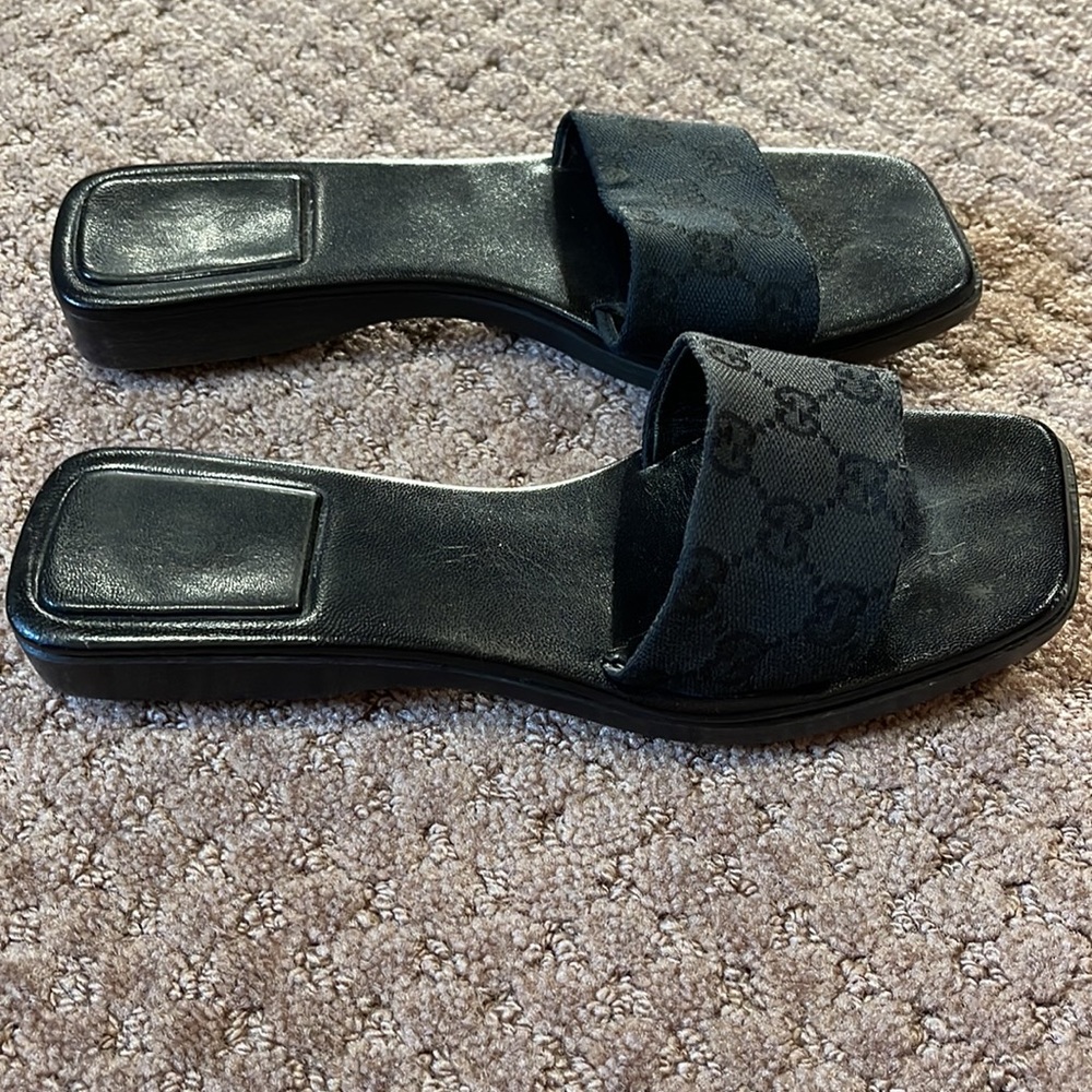 🌷GUCCI SANDALS SIZE 38 - Picture 2 of 3